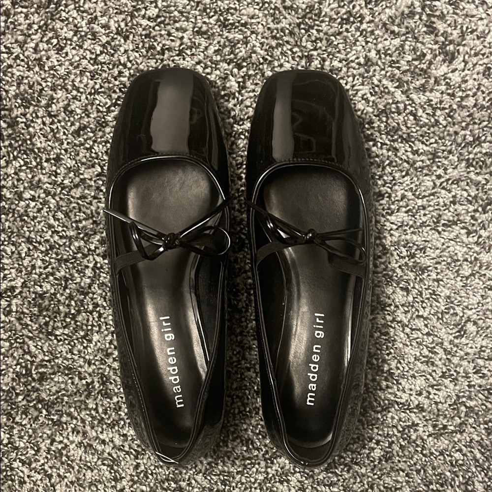 Madden Girl Patent Leather Black Square Toe Ballet Flats with Bow - Picture 1 of 4